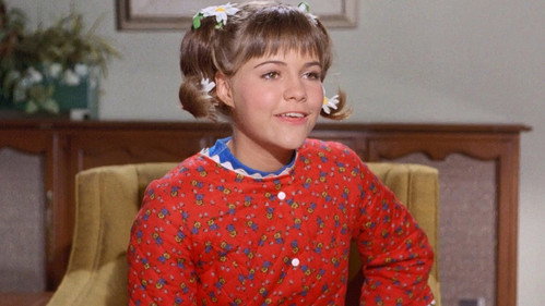 Gidget Season 1 Episode 12 - Chivalry Isn't Dead
