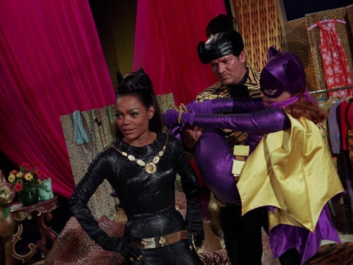 Batman Season 3 Episode 14 - Catwoman's Dressed to Kill