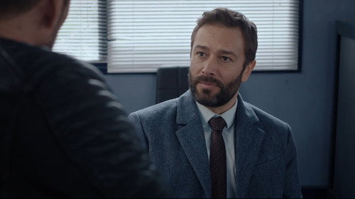 Episode 907 still