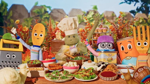 The Tiny Chef Show Season 3 Episode 2 - Fwendsgiving Feast/Blueberry Crumble
