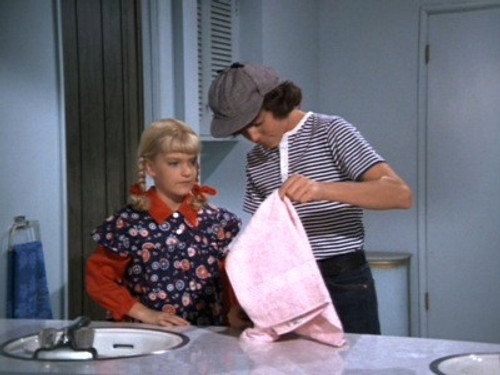 The Brady Bunch Season 4 Episode 20 - The Great Earring Caper