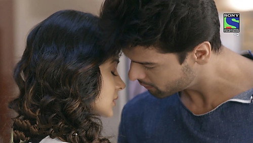 Beyhadh Season 1 Episode 21 - Arjun Saves Maya From Ashwin's Humiliation