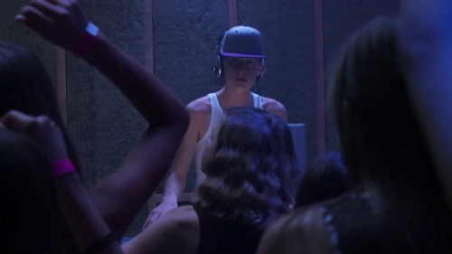 Tosh.0 Season 5 Episode 19 - A DJ Web Redemption