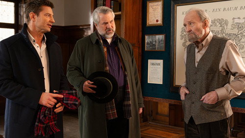 Episode 7 still