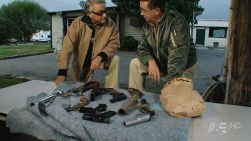 Storage Wars Season 1 Episode 6 - All Guns to Port