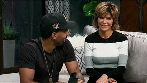 Kocktails With Khloé Season 1 Episode 7 - Drunk in Love