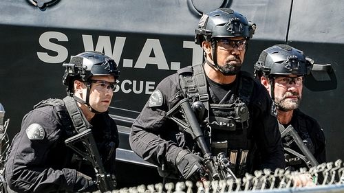 undefined Season 4 Episode 15 - Local Heroes