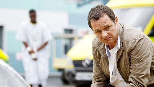 Casualty Season 27 Episode 6 - Evolve or Be Extinct