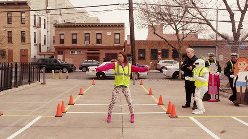 Unbreakable Kimmy Schmidt Season 3 Episode 13 - Kimmy Bites an Onion!