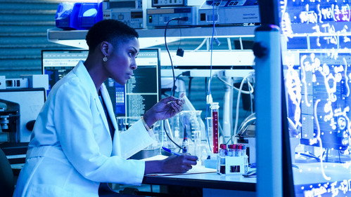 Black Lightning Season 2 Episode 12 - The Book of Secrets: Chapter Two: Just and Unjust