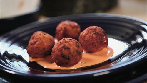Diners, Drive-Ins and Dives Season 23 Episode 3 - Tri-Continent Cuisine