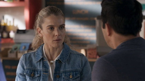 Episode 8592 still