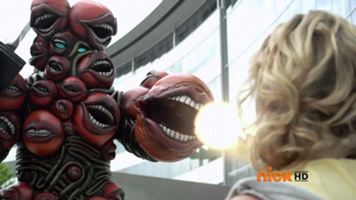 Power Rangers Season 18 Episode 12 - Room for One More
