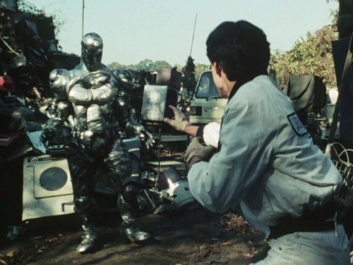 Kamen Rider Season 9 Episode 11 - The Scraps' Revolt