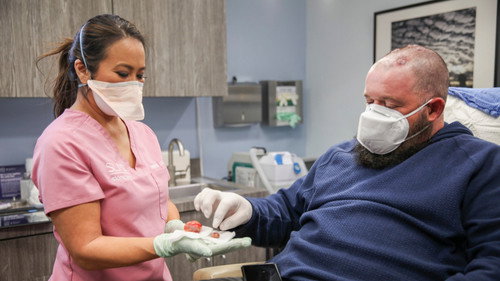 Dr. Pimple Popper Season 8 Episode 3 - Do Iguanas Get Pimples Too?