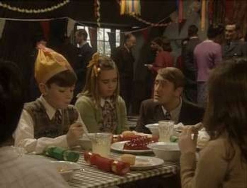 Goodnight Sweetheart Season 2 Episode 9 - Let Yourself Go