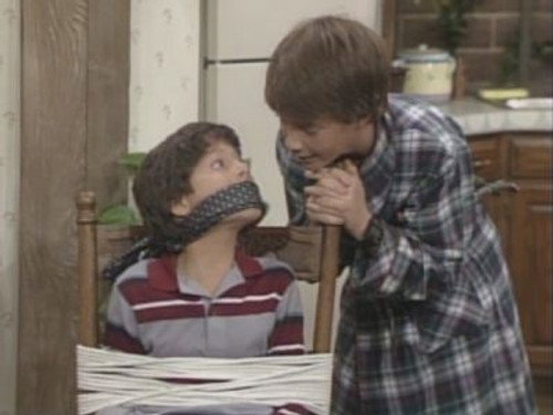 Charles in Charge Season 1 Episode 4 - War