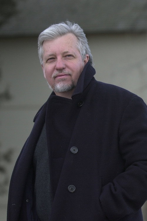 Dan Simmons