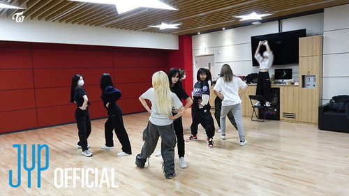 TWICE TV Season 23 Episode 3 - TWICE “SET ME FREE” Dance Practice Behind the Scenes