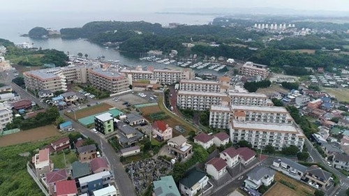 Document 72 Hours Season 8 Episode 24 - The Elderly Care Facility with a View of the Sea