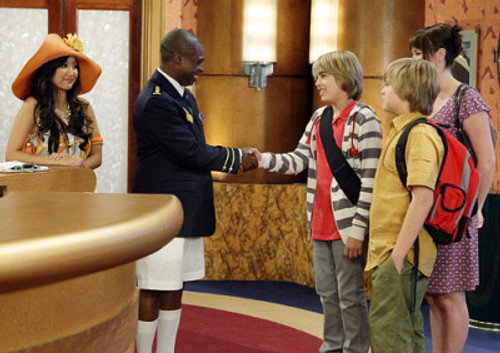 undefined Season 1 Episode 1 - The Suite Life Sets Sail