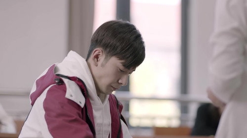The Glory of Youth Season 1 Episode 19 - Xia Zhuo Returns to School to Complete Procedures