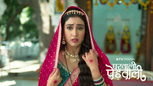 Saavi and Latika’s Meeting At The Temple still