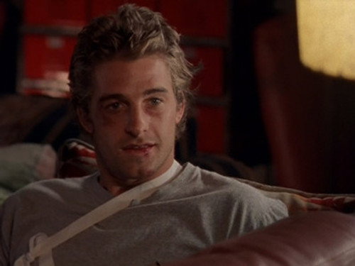 Felicity Season 3 Episode 7 - Kissing Mr. Covington