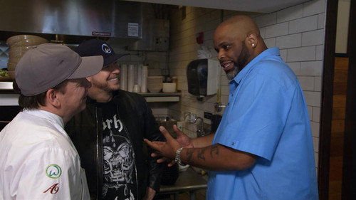 Wahlburgers Season 8 Episode 2 - Fry Me to the Moon