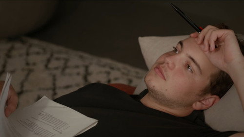 Episode 1019 still