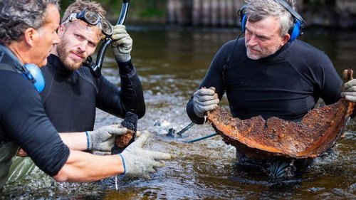River Hunters Season 1 Episode 3 - English Civil War - Newark - River Trent