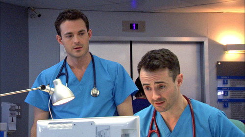 Holby City Season 16 Episode 33 - Crush