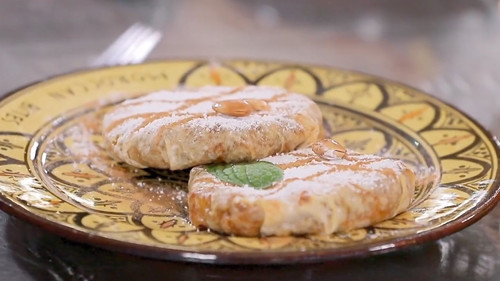 Diners, Drive-Ins and Dives Season 49 Episode 5 - Triple D Nation: African and Asian Eats