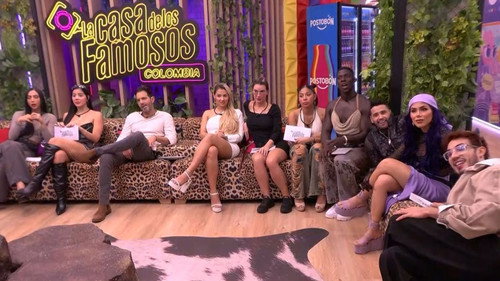 Todos a la placa still
