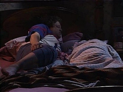 Roseanne Season 2 Episode 11 - Lobocop