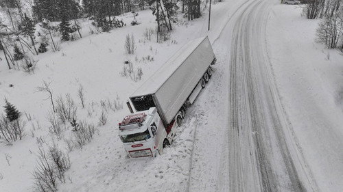 Ice Road Rescue Season 9 Episode 7 - Causing Chaos