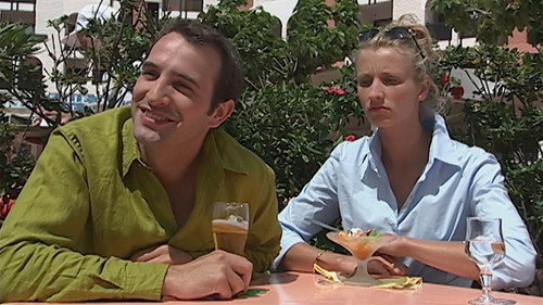 À une terrasse de café still