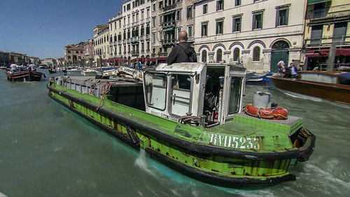 How Do They Do It? Season 11 Episode 7 - Trash Collecting in Venice, Australian Sheepskin, Pond Algae