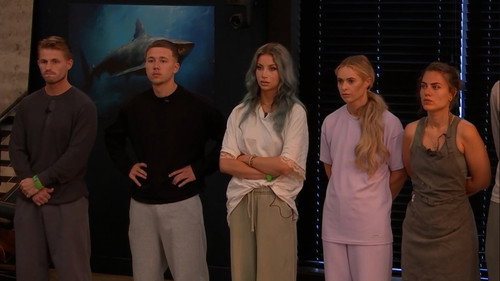 Episode 254 still
