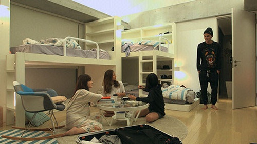 Terrace House: Boys & Girls in the City Season 1 Episode 8 - Late Night Poolside