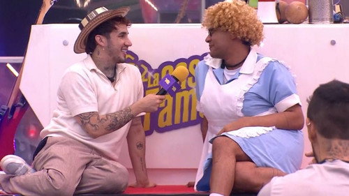 Entreteniendo al Jefe IA still