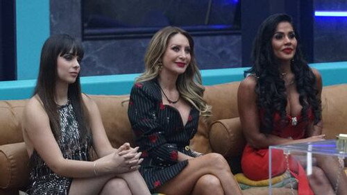 Reina la Tensión still