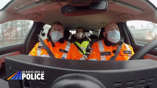 En route avec la police Season 2 Episode 1 - Episode 1