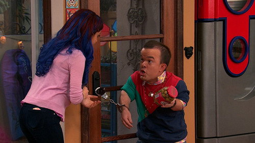 Sam & Cat Season 1 Episode 12 - #MotorcycleMystery