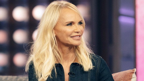 Kristin Chenoweth Cameo-oke, Aldis Hodge, Alex Aster still