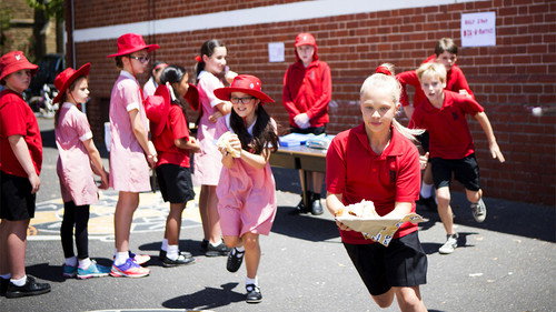 Little Lunch Season 1 Episode 19 - The Cake Stall
