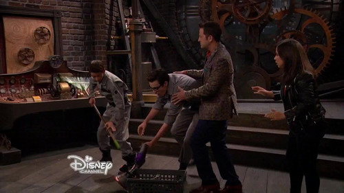 Liv and Maddie Season 3 Episode 12 - Secret-Admirer-A-Rooney