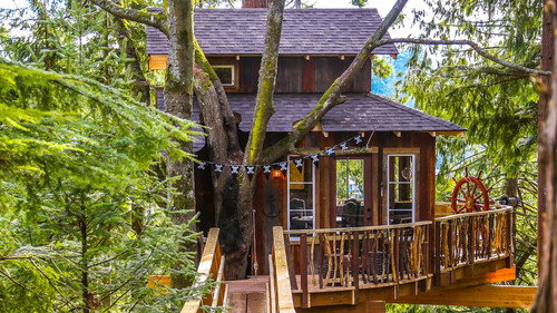 Treehouse Masters Season 4 Episode 8 - Sky High Pirate Hideout
