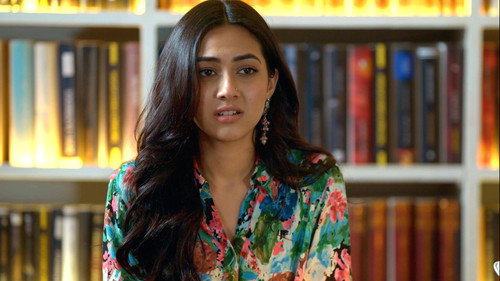 Anushka Gets Mobbed still