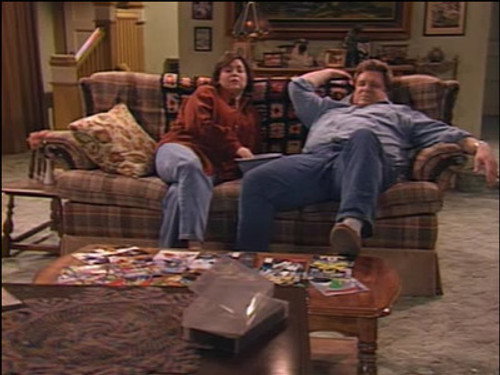 Roseanne Season 4 Episode 17 - Breakin' Up is Hard to Do